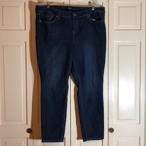 torrid Denim - Torrid Dark Wash Denim Straight Leg SZ 22S